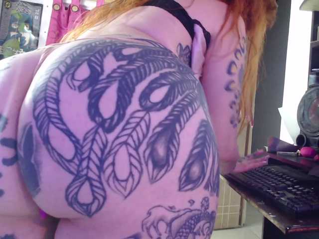 Live sex webcam photo for KarlyPearty #273558117