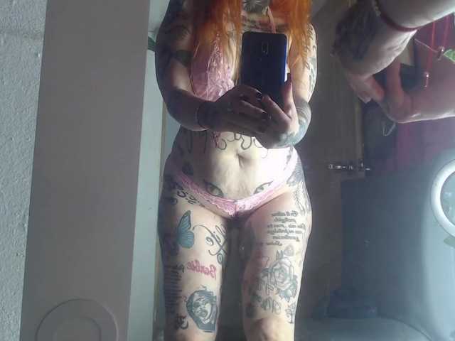 Live sex webcam photo for KarlyPearty #274145140