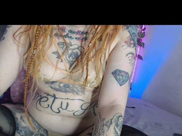 Live sex webcam photo for KarlyPearty #274439986