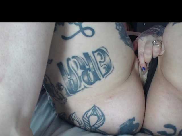 Live sex webcam photo for KarlyPearty #274590776