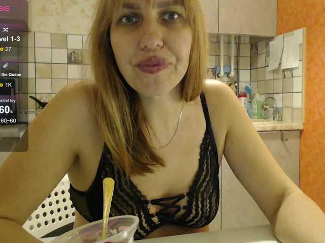 Live sex webcam photo for Karmella #290172191