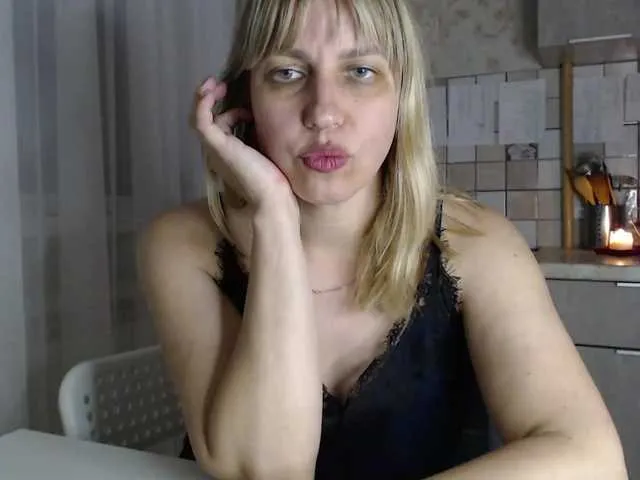 Live sex webcam photo for Karmella #292057069