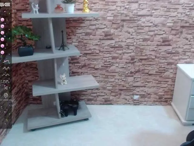 Live sex webcam photo for Karol-Swift #273541755