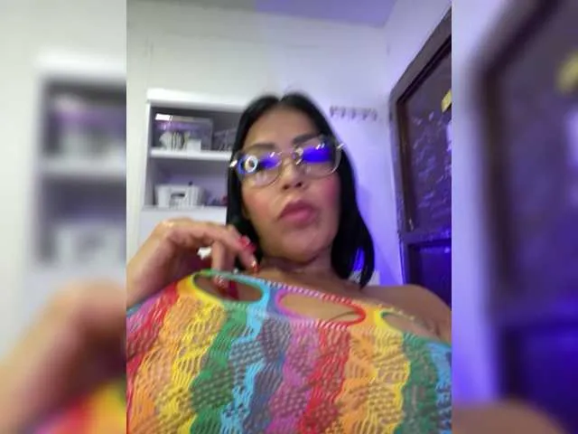 Live sex webcam photo for KarolRubi #277573121