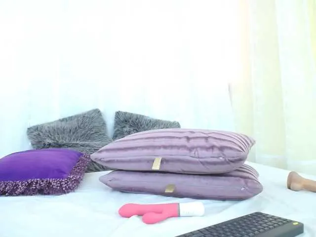 Live sex webcam photo for KarolSantana #273291814