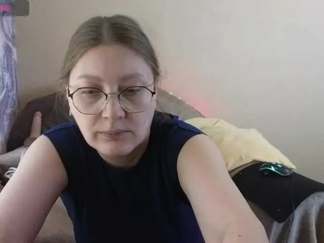 Live sex webcam photo for KarolinaHristo #290315784