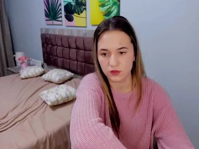 Live sex webcam photo for KarolinaMay #273159720