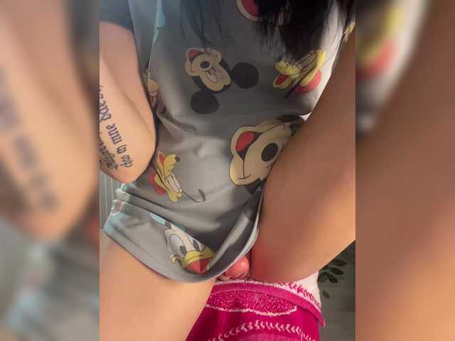 Live sex webcam photo for KarolinaMilf #290598596