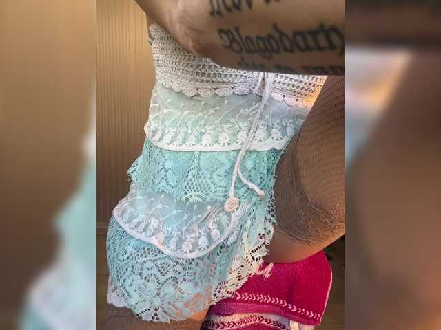 Live sex webcam photo for KarolinaMilf #290771239