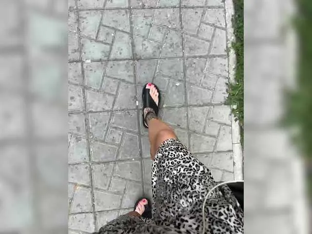 Live sex webcam photo for KarolinaMilf #291488150