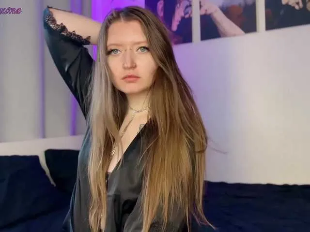 Live sex webcam photo for KarolinaQueen #290292448