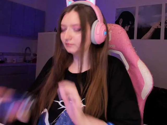 Live sex webcam photo for KarolinaQueen #291171077