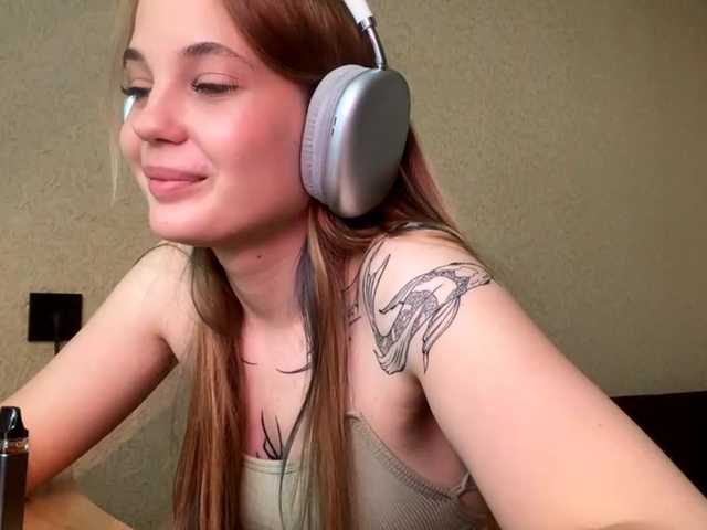 Live sex webcam photo for KaronVondielingen #291595278