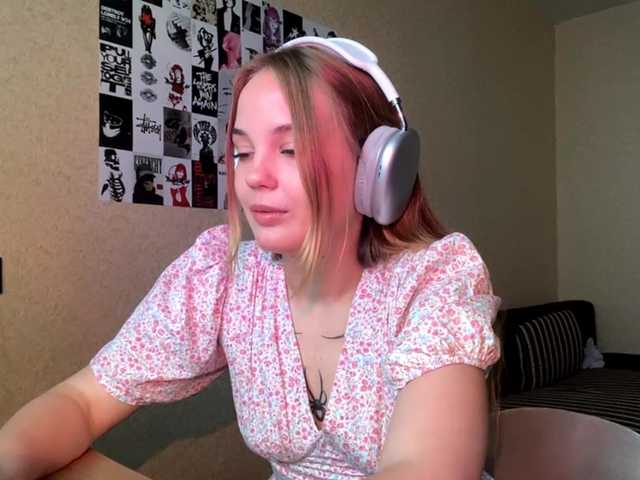 Live sex webcam photo for KaronVondielingen #291615806