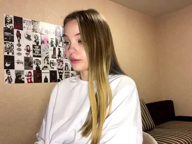 Live sex webcam photo for KaronVondielingen #292280137