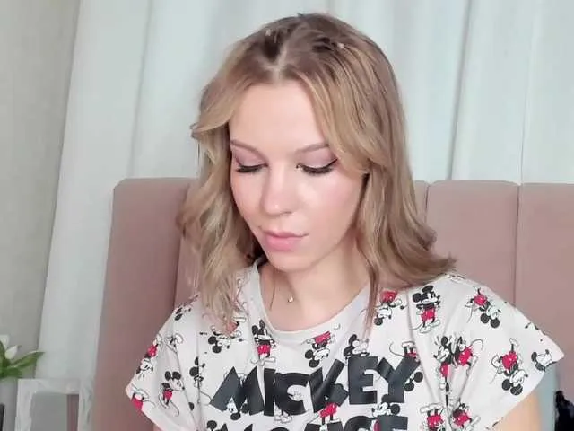 Live sex webcam photo for Karrolliza #272968489