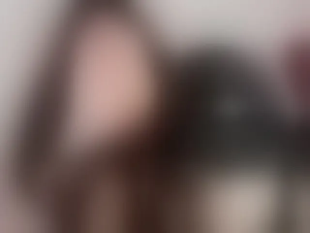 Live sex webcam photo for KarsynJayde #292643722