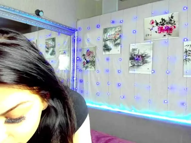 Live sex webcam photo for Kartana-01 #273329242