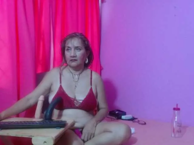 Live sex webcam photo for Kasandra-milf #273615756