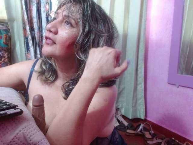Live sex webcam photo for Kasandra-milf #277602641