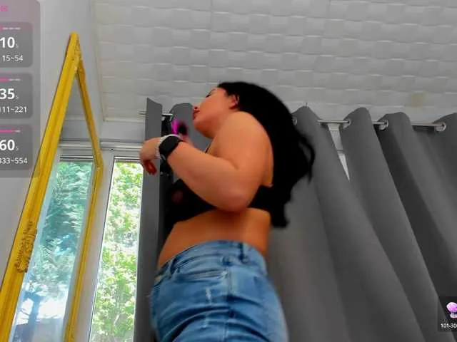 Live sex webcam photo for Kasia-Davis #290908977