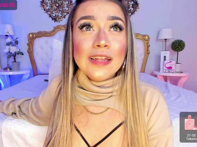 Live sex webcam photo for Kassia-Rogers #273618027