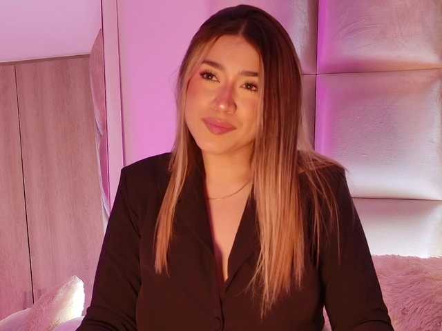 Live sex webcam photo for Kassia-Rogers #291305564