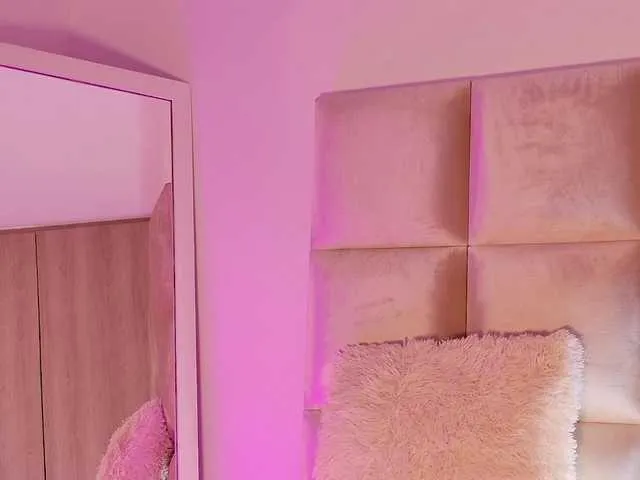 Live sex webcam photo for Kassia-Rogers #291499829