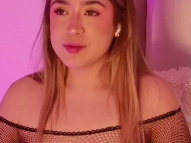Live sex webcam photo for Kassia-Rogers #291519521