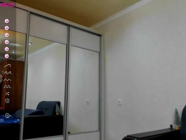 Live sex webcam photo for Kasumikimy #275470515