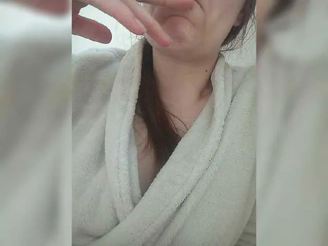 Live sex webcam photo for KatMakkeit #277848351