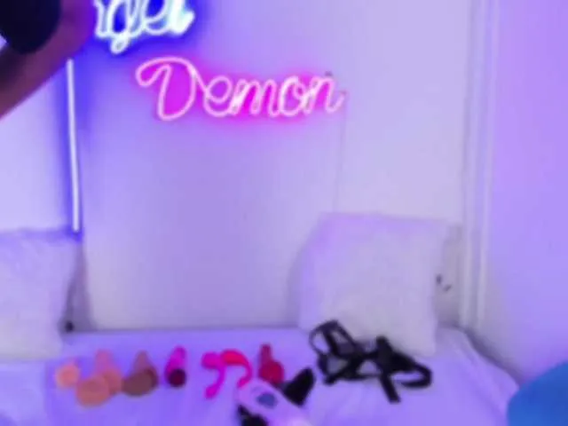 Live sex webcam photo for KataandFergie #276588100
