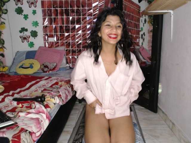 Live sex webcam photo for Kataleya21 #272974909