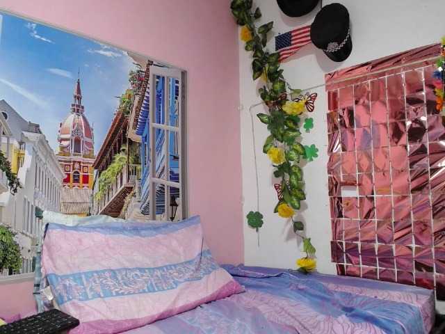 Live sex webcam photo for Kataleya21 #273058807