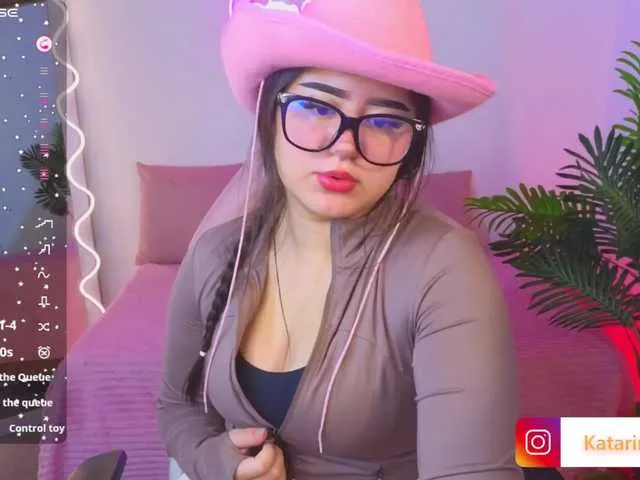 Live sex webcam photo for Katarina-tay #290861261