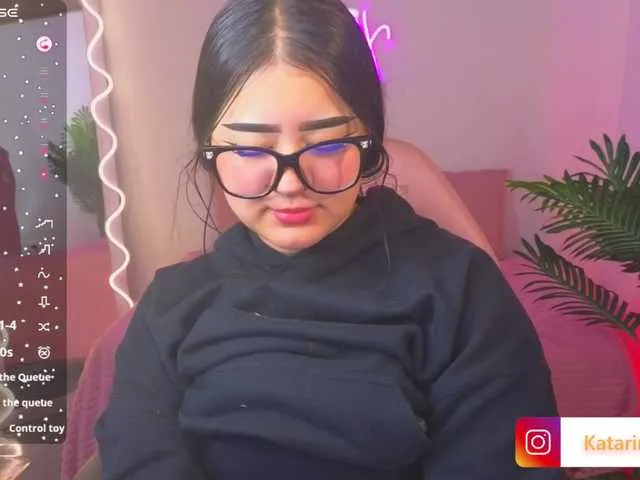 Live sex webcam photo for Katarina-tay #290875904