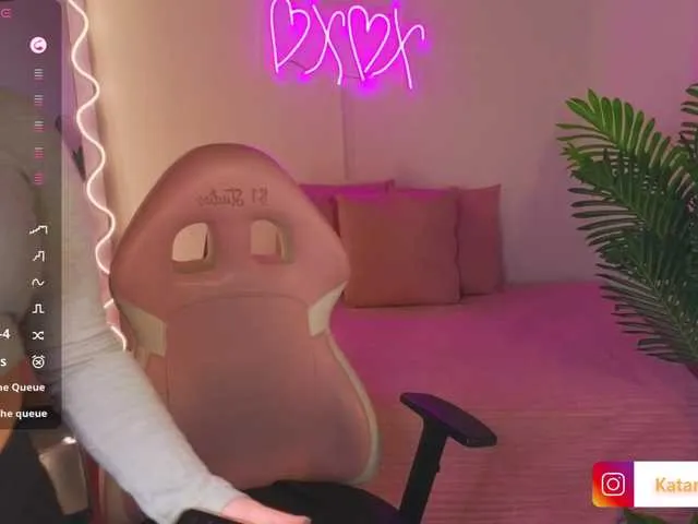 Live sex webcam photo for Katarina-tay #290895534