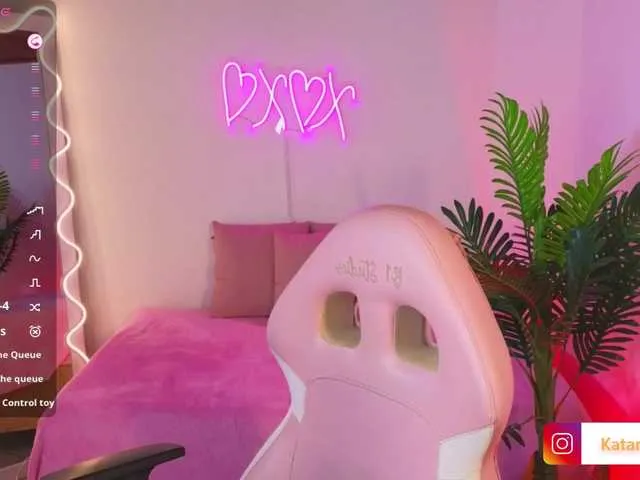 Live sex webcam photo for Katarina-tay #290936265
