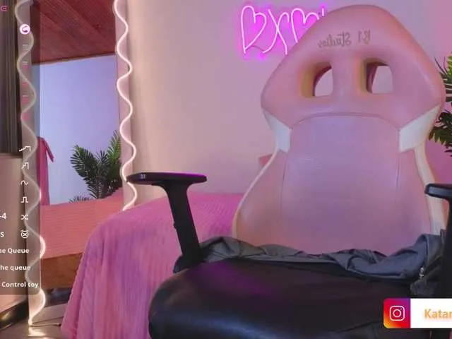 Live sex webcam photo for Katarina-tay #290952937