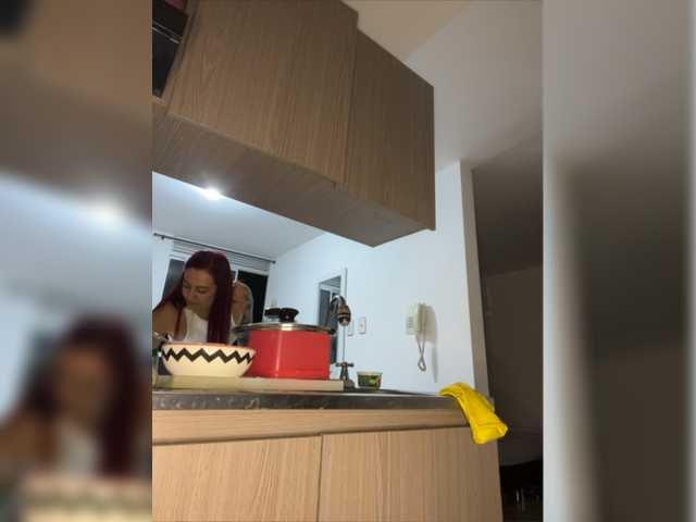 Live sex webcam photo for Kate-Owens #277426068