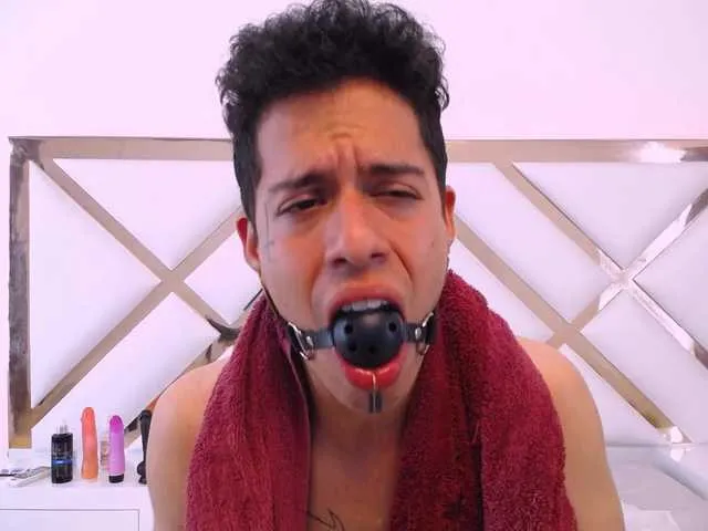 Live sex webcam photo for KateAndDante #275962935