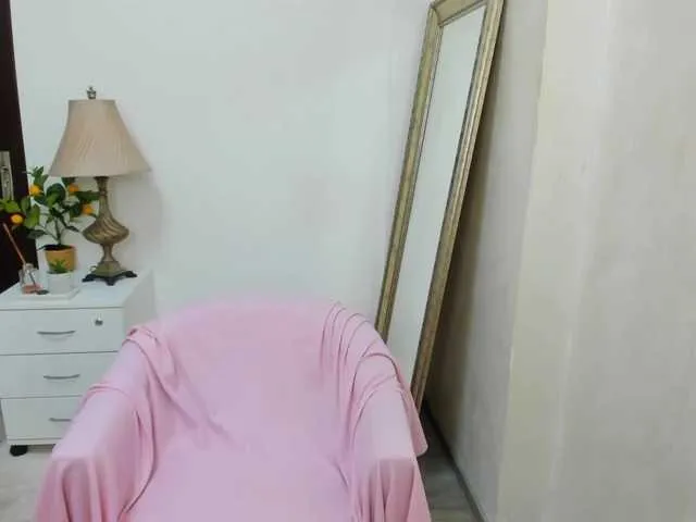 Live sex webcam photo for KateBelle #272624870