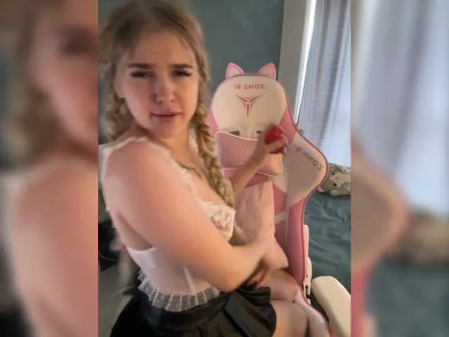 Live sex webcam photo for KateDanverr #275550812