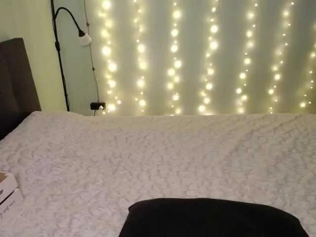 Live sex webcam photo for KateFim #271926648