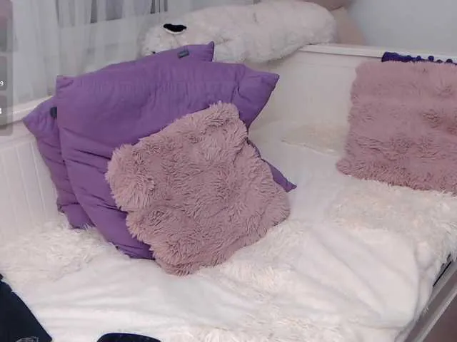 Live sex webcam photo for KateLove23 #292252486