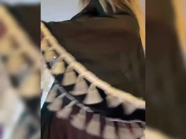 Live sex webcam photo for KateMiddleton #290349311