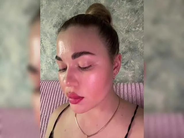 Live sex webcam photo for KateMiddleton #290694848