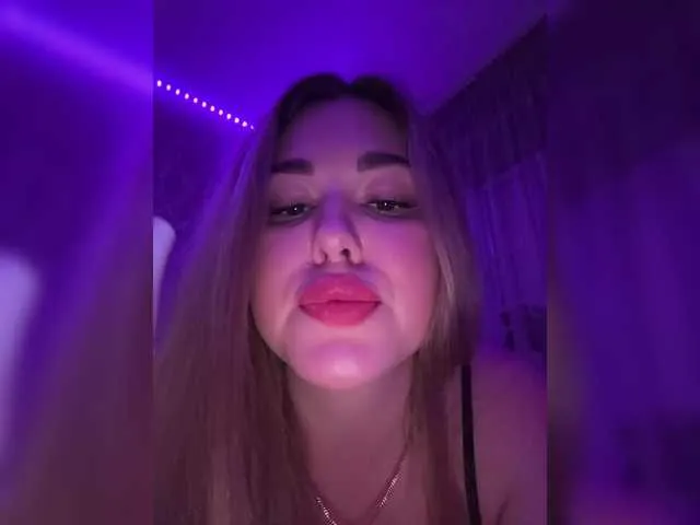 Live sex webcam photo for KateMiddleton #291175348