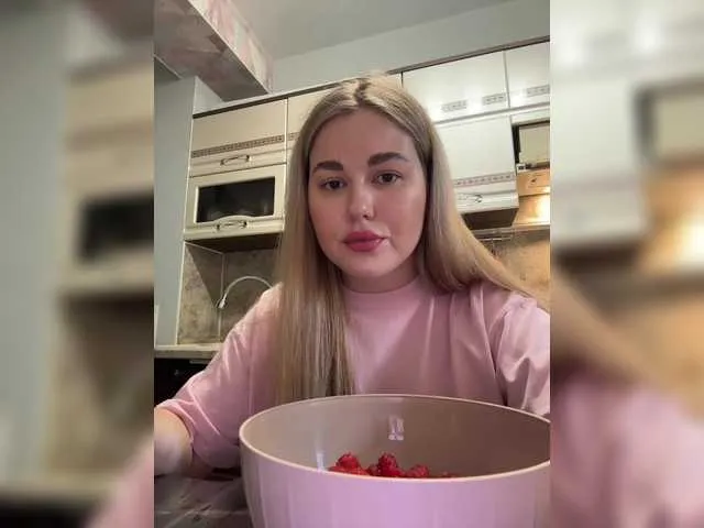 Live sex webcam photo for KateMiddleton #291418226