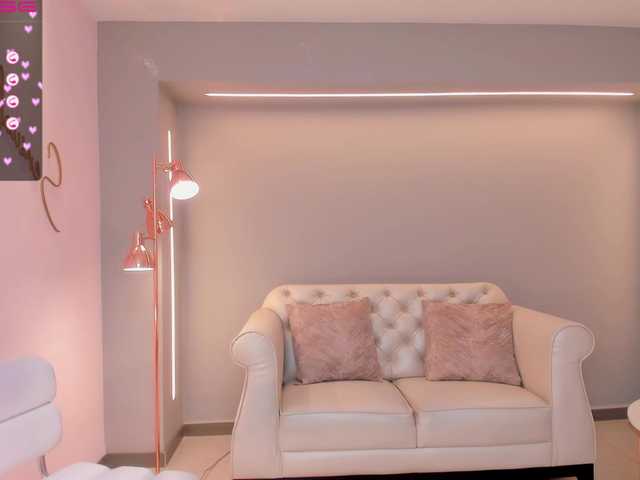 Live sex webcam photo for KateSunder #274524760